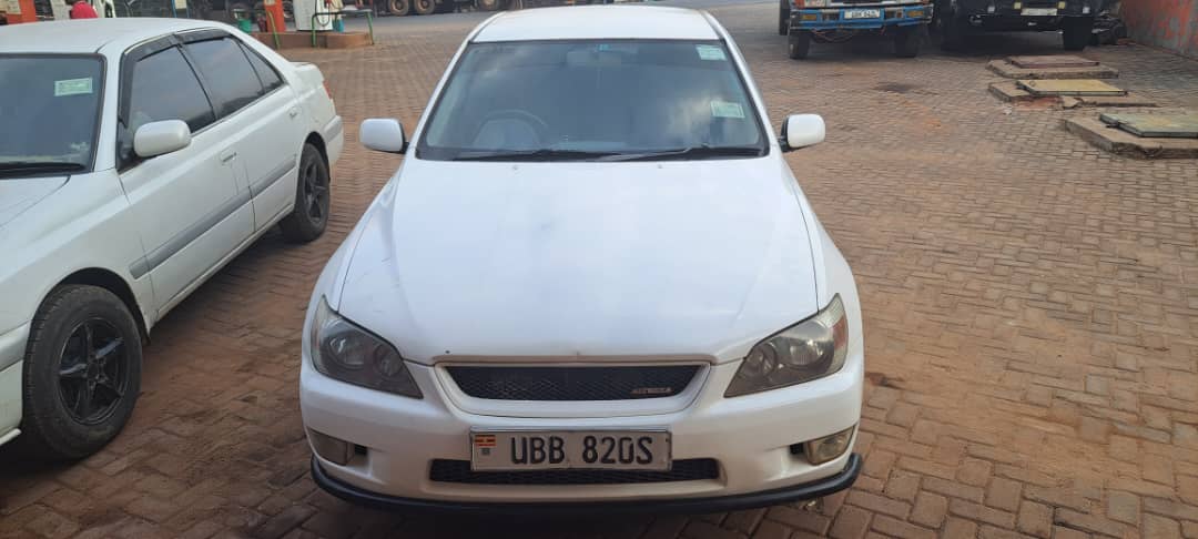 TOYOTA Altezza GH-SXE10for sale Uganda